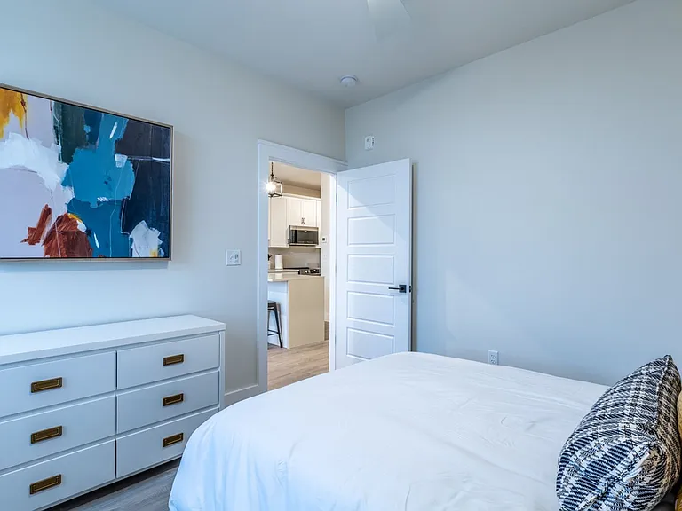 1135 Rose Hill Dr — Photo 19