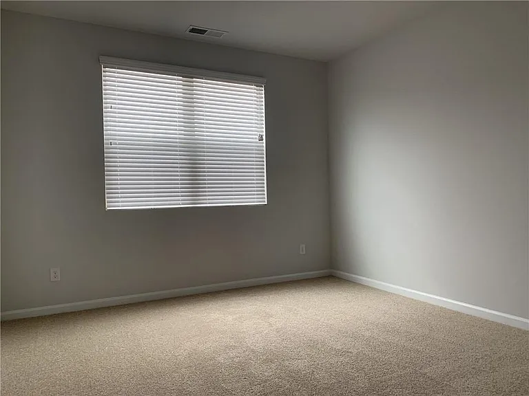 430 Broadmoor Dr — Photo 6