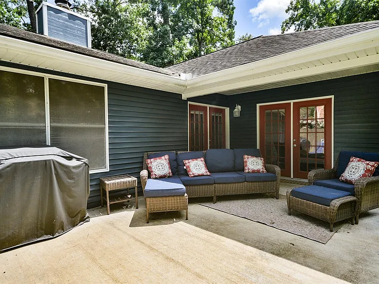 3218 Lake Stream Dr — Photo 32