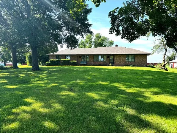 P 24984th Hwy, Gallatin, MO 64640