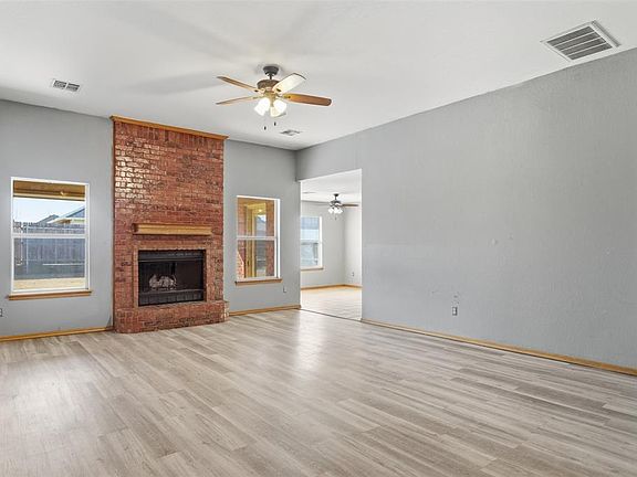 4th image of 2204 NW 157th St