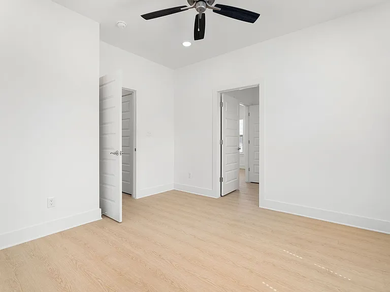 2713 SW Shackelton Ave #1 — Photo 78