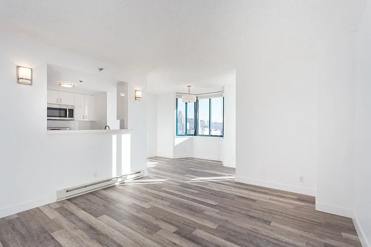 Trinity Towers Apartments — Photo 12