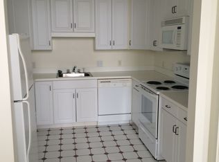 8 Lincoln St APT 208, North Easton, MA 02356