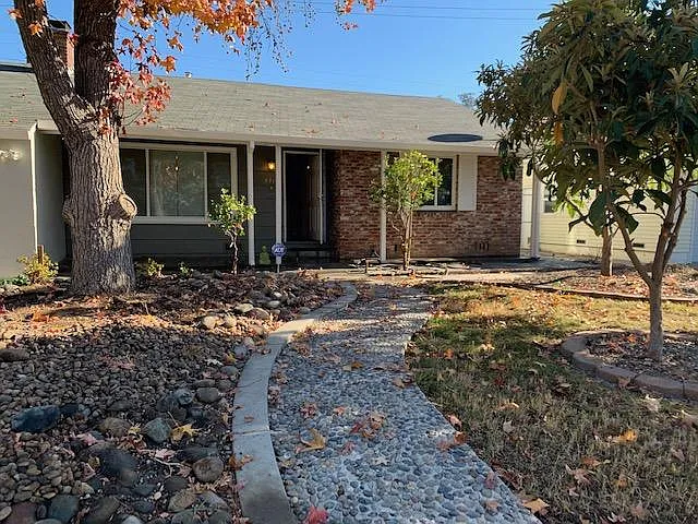 5711 Milner Way photo 1