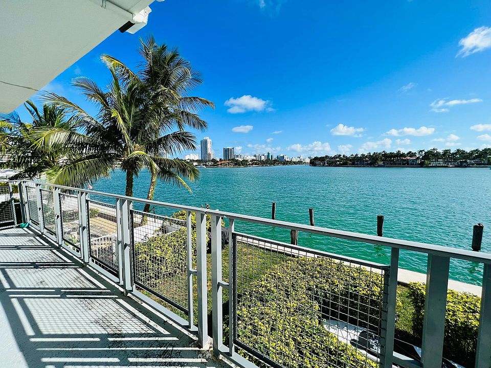 1st image of 954 Bay Dr #7