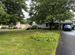 5272 Middletown Rd E, New Middletown, OH 44442