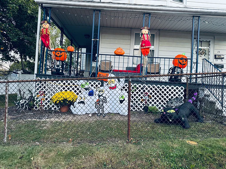 25 Avon Ave — Photo 3