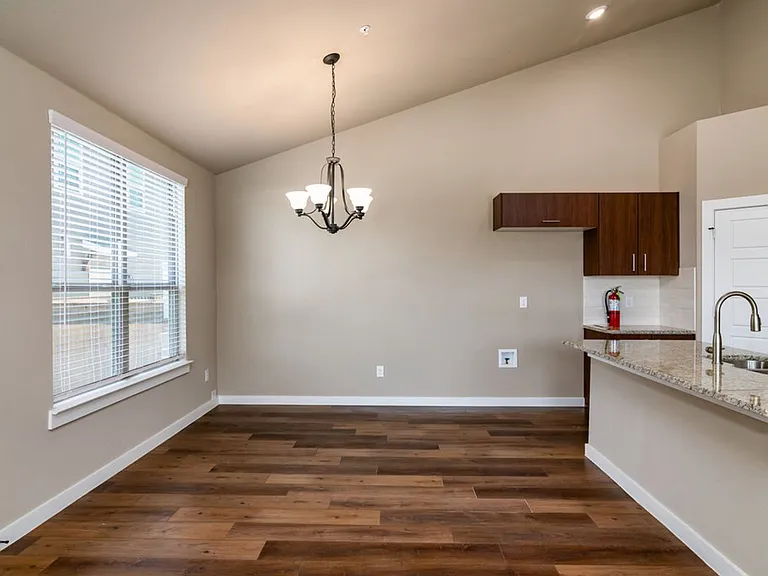 728 Fallow Dr — Photo 5