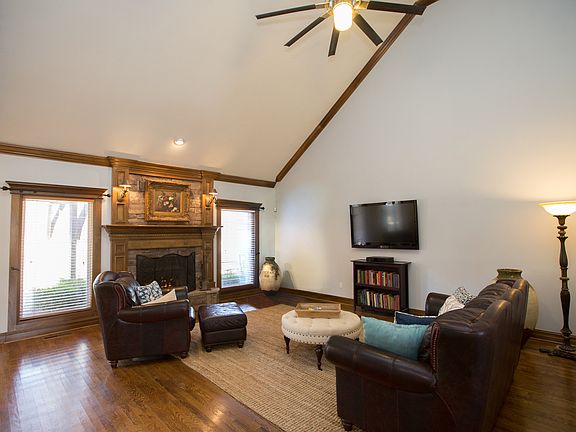 Vaulted Family Room