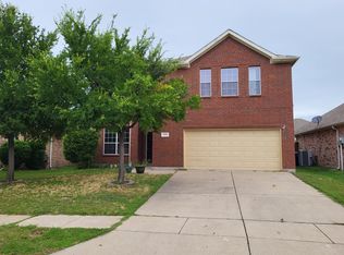 909 Bowie Dr, Lavon, TX 75166