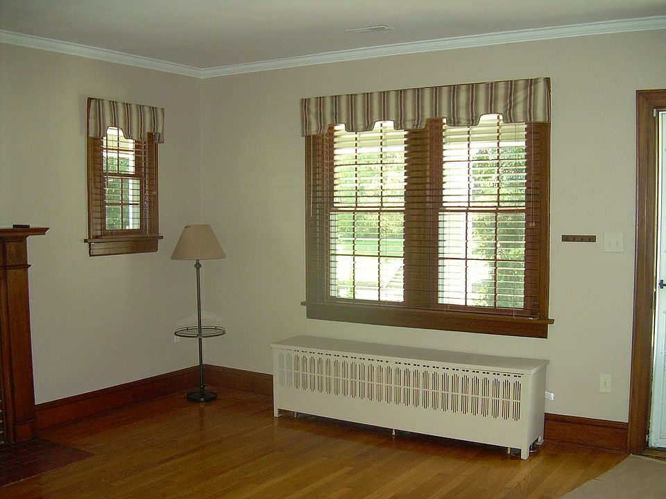 2nd image of 1053 Piedmont Ave