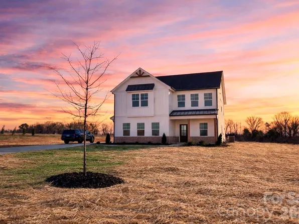 2440 Sandy Springs Rd, Mocksville, NC 27028