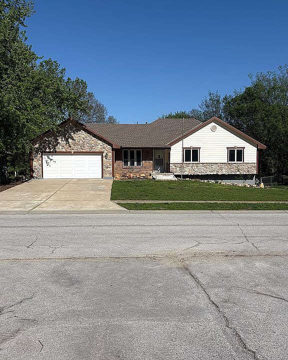 1st image of 106 S Normandy Dr