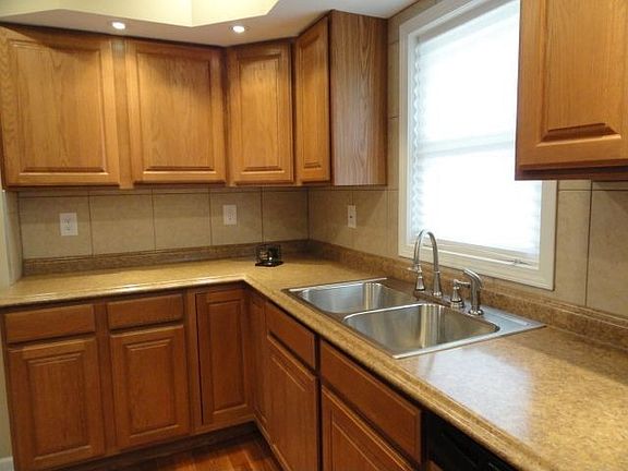 4th image of 10555 Schneider Pl