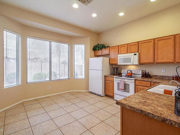 3rd image of 9347 N Weather Hill Dr