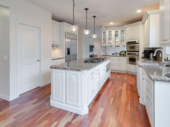 8177_Brandon_Circle-03