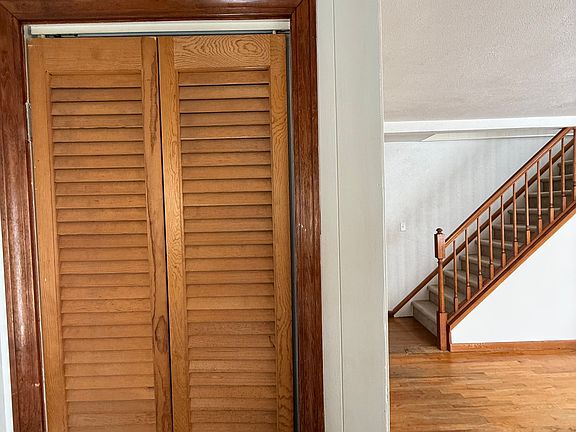 2nd image of 1292 Lester Ave