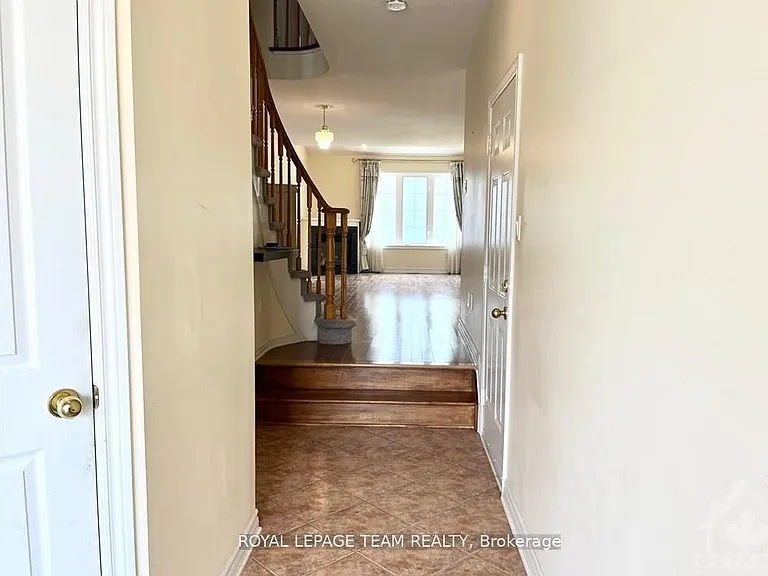 39 Bellrock Dr — Photo 3