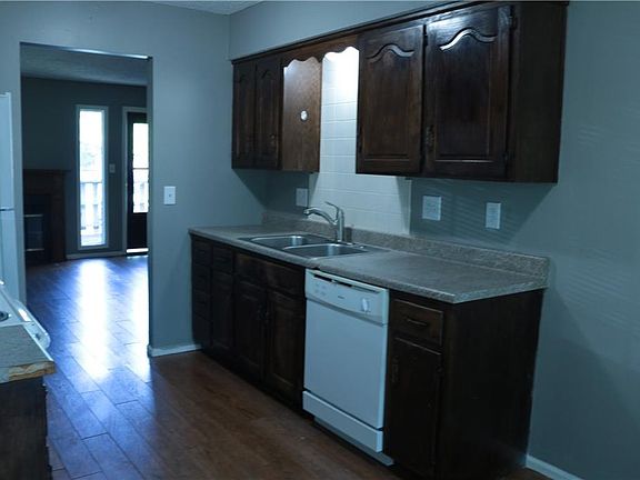 5th image of 315 NW Highland Ln