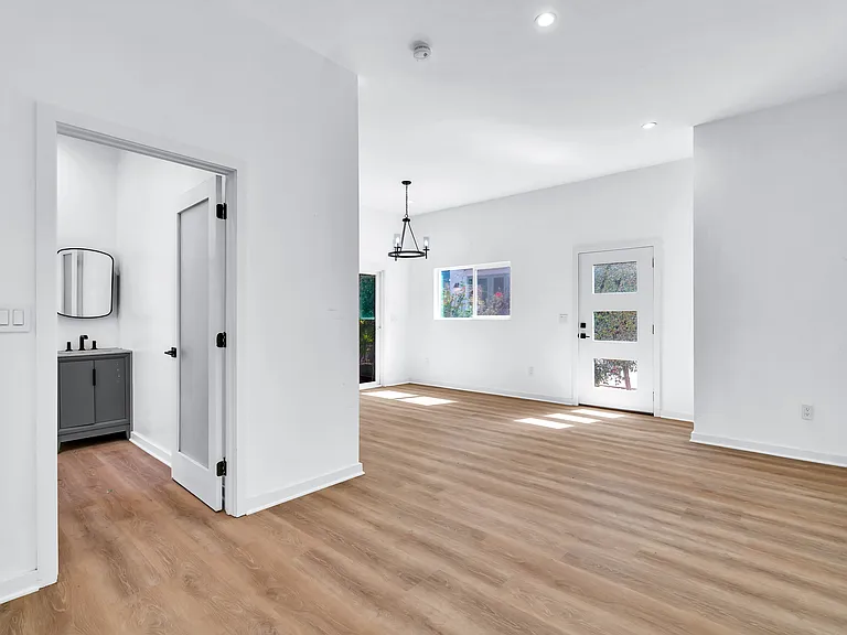 1275 S Cloverdale Ave #1/2 — Photo 8