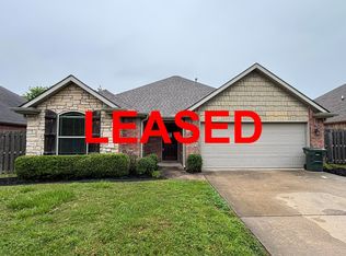 3055 N Bentley Rdg, Fayetteville, AR 72704