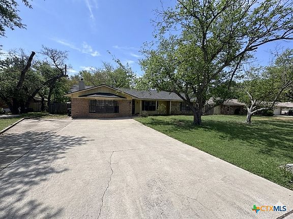 2nd image of 189 Woodland Trl