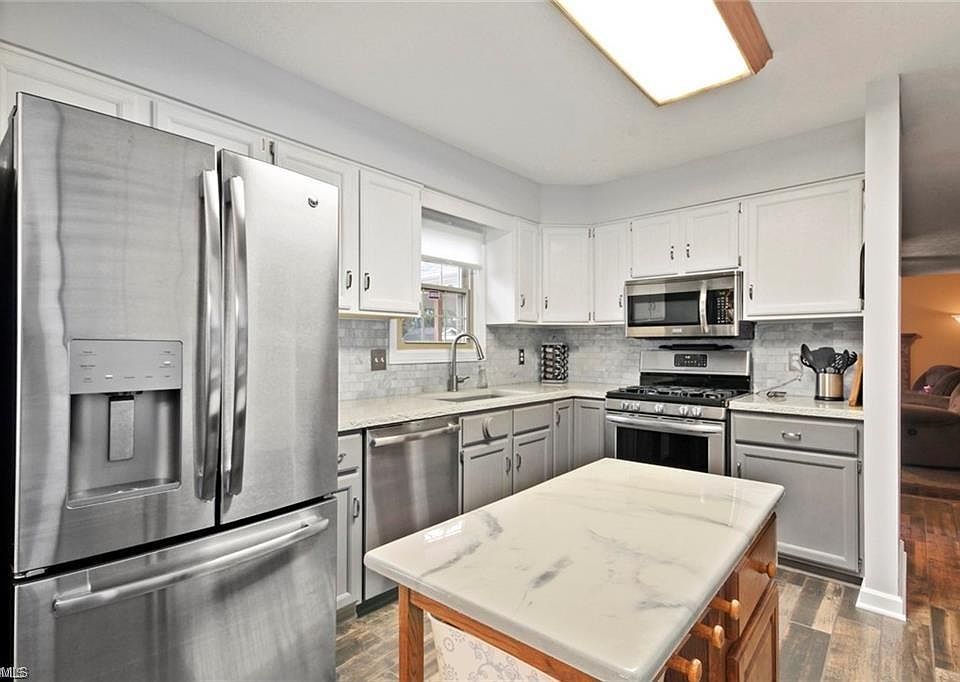 2nd image of 284 Rome Dr
