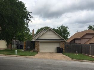 10628 Tall Oak Dr, Fort Worth, TX 76108
