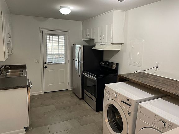 2nd image of 1004 Lischey Ave #A