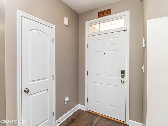 3rd image of 102 Johnathans Place