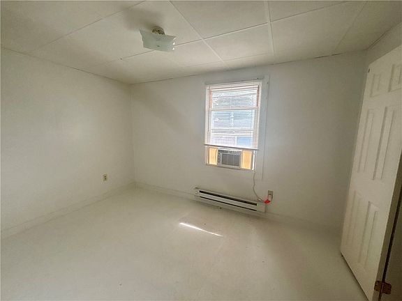 5th image of 11 Church St