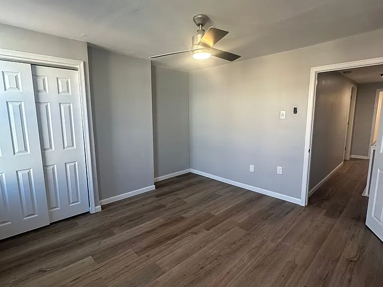 2210 Greenwich St — Photo 9
