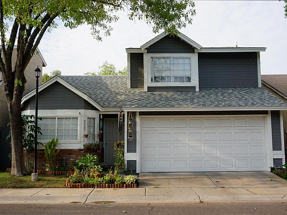 2nd image of 3537 E Montreal Pl