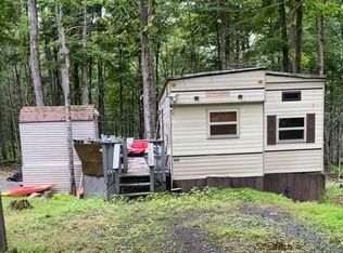 296 Trolling Ter, Gouldsboro, PA 18424