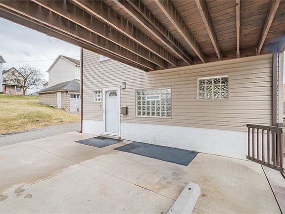 2nd image of 1505 Poplar St