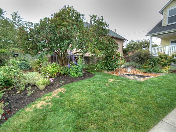 Garden space, fruit trees an