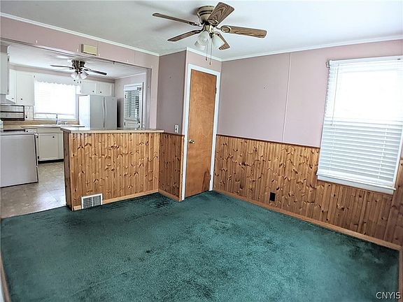 5th image of 236 Earl Ave