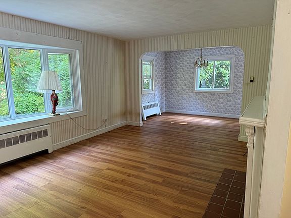 3rd image of 100 Walnut St