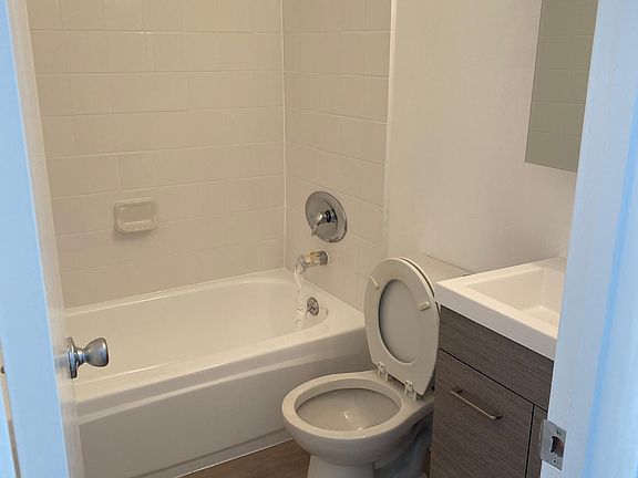 3rd image of 230 Bay St #11