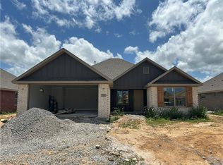 231 Palm St, Centerton, AR 72713