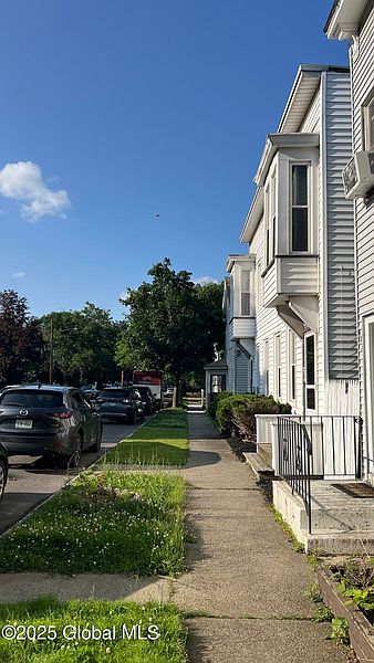 3rd image of 452 3rd Avenue