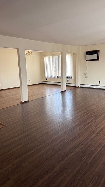 Oversized Living room/Dining room