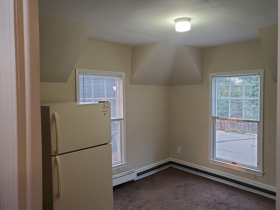 2nd image of 718 Lowell St #3