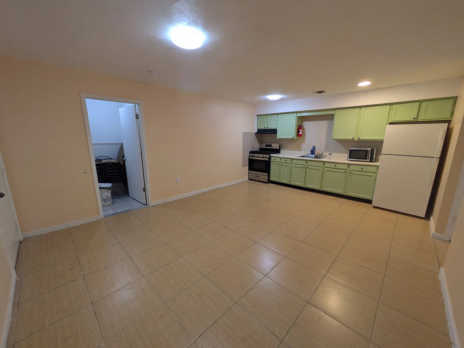3 bed, 1000 sqft, $2,250 — Photo 4