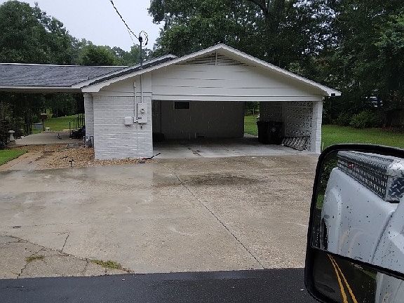 2nd image of 205 Pinehills Dr