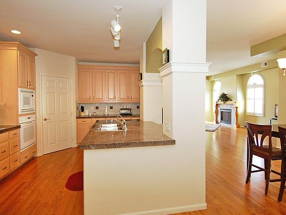 5th image of 1140 N Cherokee St #301