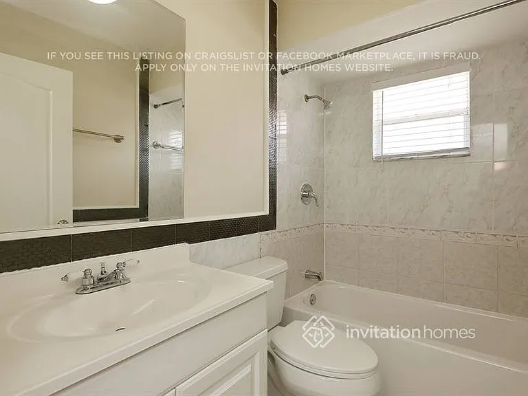 11255 SW 143rd Ct — Photo 15