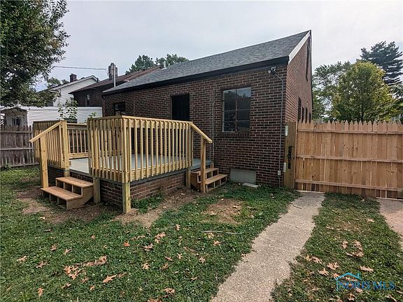 5th image of 2625 Northwood Ave