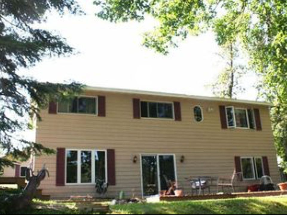 Walkout to waterview!